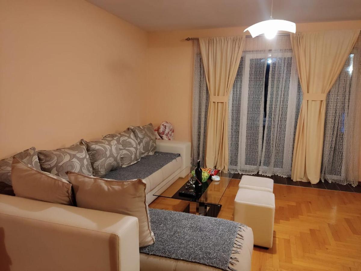 Ferienwohnung Topla Porodicna Kuca Berane Exterior foto